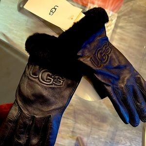 UGGS GLOVES